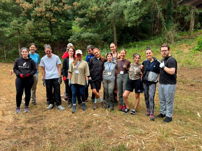 Comeza o campo internacional de voluntariado “Monte Sacro”, promovido por Boqueixón e Vedra