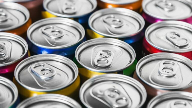 Consumo prohibirá la venta de bebidas energéticas a menores de 16 años