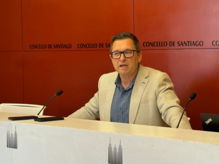 O PP de Santiago reclama auga e saneamento para as vivendas das parroquias