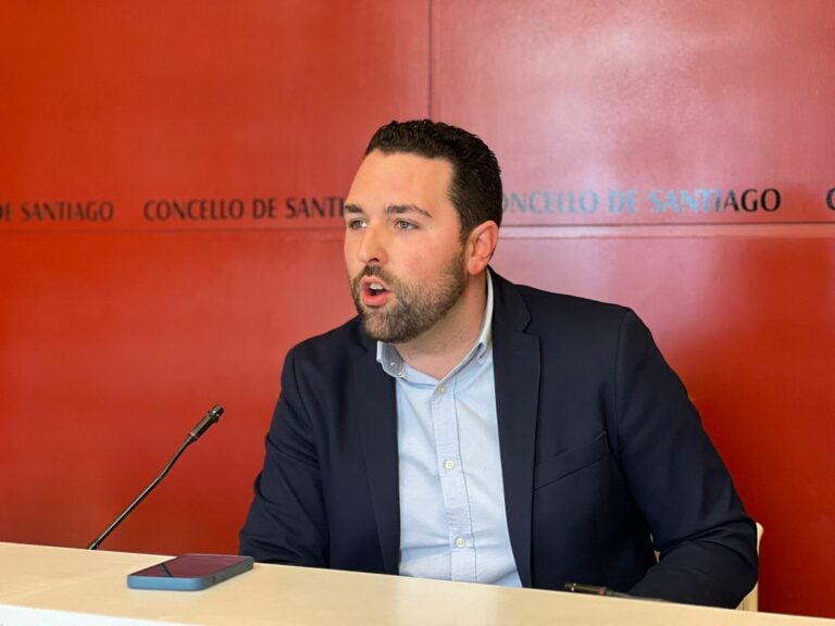 O PP de Santiago denuncia a “lentitude e incapacidade” do BNG para sacar o contrato de mantemento de parques infantís