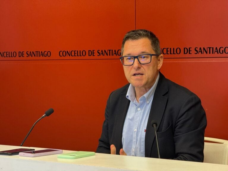 O PP de Santiago acusa ao goberno nacionalista de «rirse» dos traballadores dos Centros Socioculturais