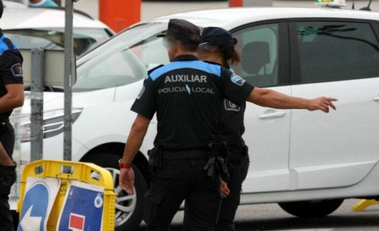 A Policía Local da Estrada identifica a cinco persoas por vandalismo no mobiliario urbano
