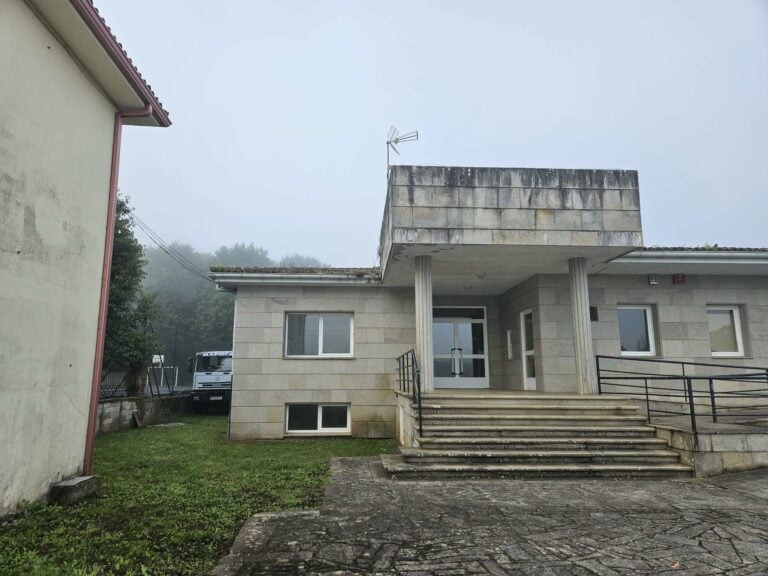 Boqueixón inicia as obras de mellora da Casa da Cultura de Camporrapado