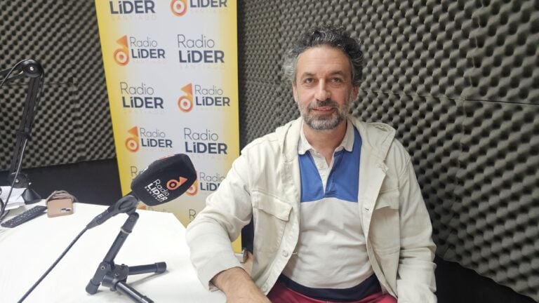 “O balonmán é un deporte pouco coñecido en Santiago, pero engancha a quen o proba”