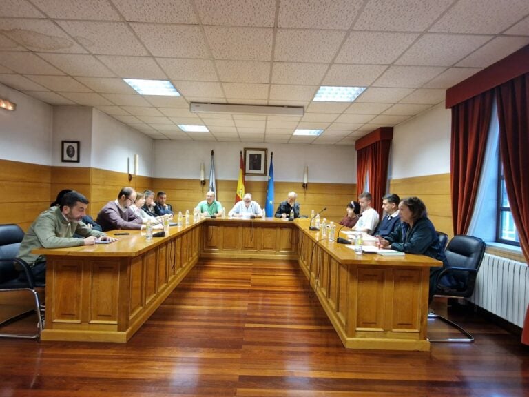 Arzúa dá luz verde a melloras viarias e modificacións en proxectos de saneamento e urbanización
