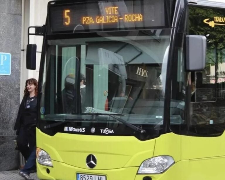 Una avería deja sin bus urbano a los vecinos de A Rocha Vella
