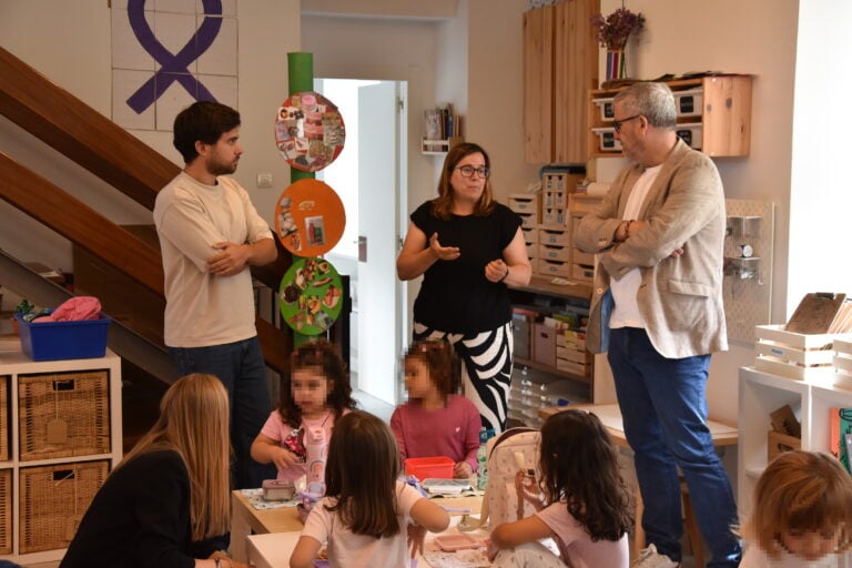Preto de 4.000 alumnos voltan ás aulas en Ames