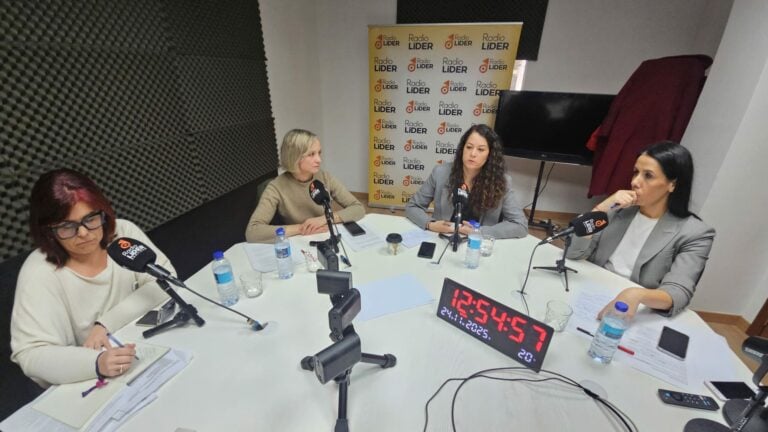 PP e PSOE acusan ao bipartito de «neglixente» e este responde: «Acudide á xustiza»