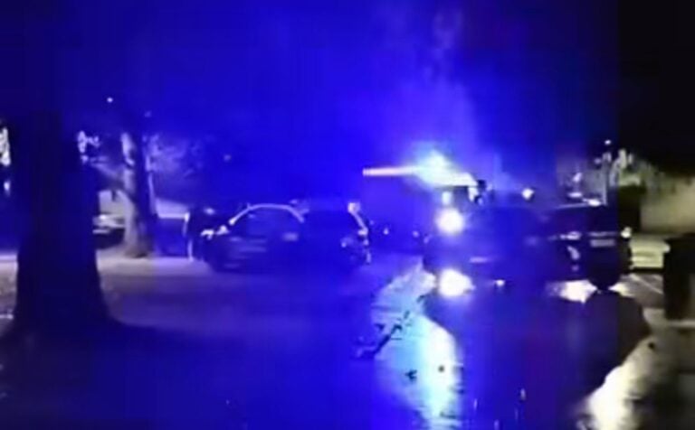Un mozo ferido tras unha liorta con coiteladas na Alameda de Santiago