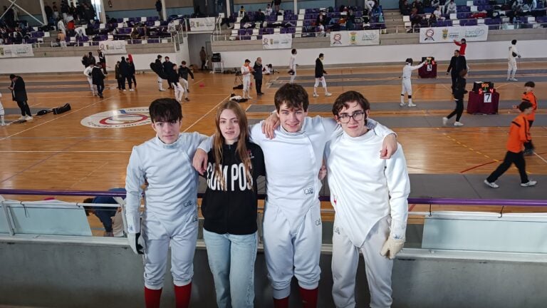 Natalia Díez, do Compostela Esgrima, roza o Top-10 nacional tras unha actuación brillante en Valladolid