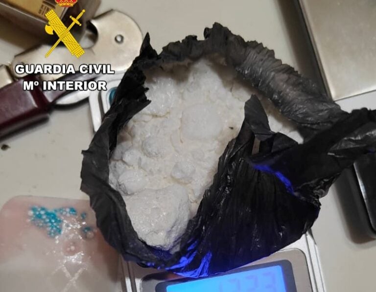 La Guardia Civil desarticula un punto de venta de droga en Melide