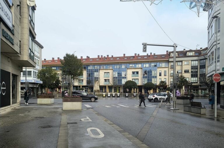 Ames precinta un caixeiro automático situado en Bertamiráns