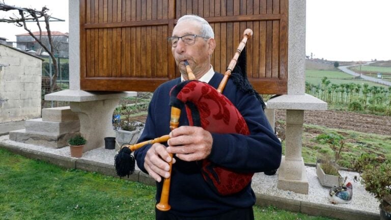 Arzúa porá o nome de Xulio Vázquez Carril á Casa da Cultura