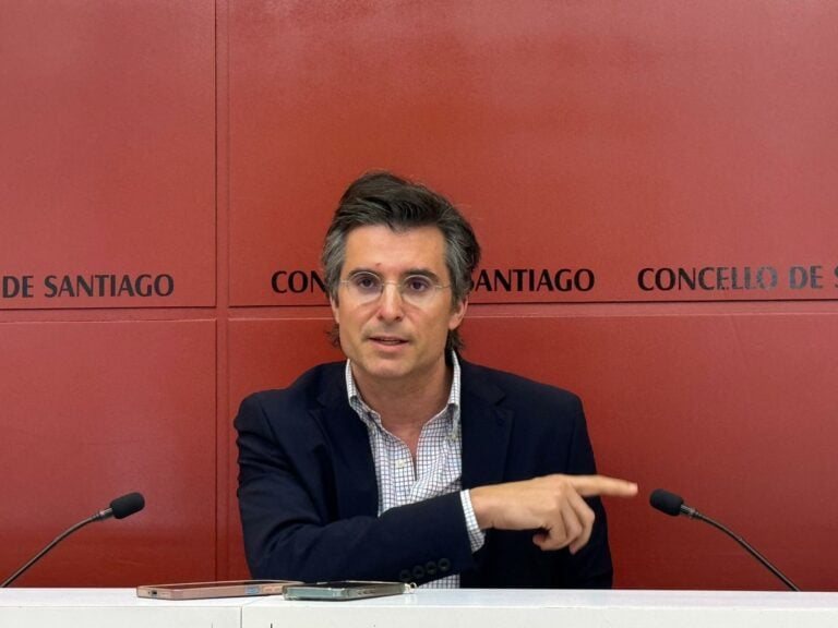 Borja Verea: “Se a alcaldesa quere a concesión da auga, que vote a favor e deixe as comedias”