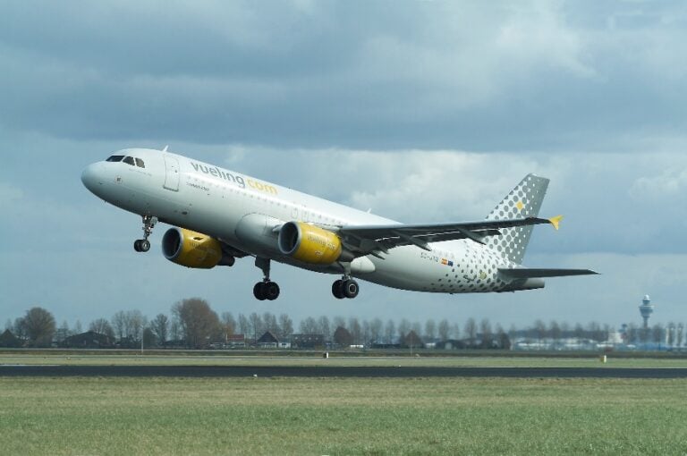 Vueling inicia su nueva conexión entre Santiago y Marrakech