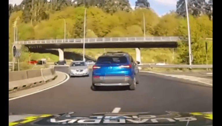 VIDEO | Interceptado conduciendo en sentido contrario en un acceso clave a Santiago