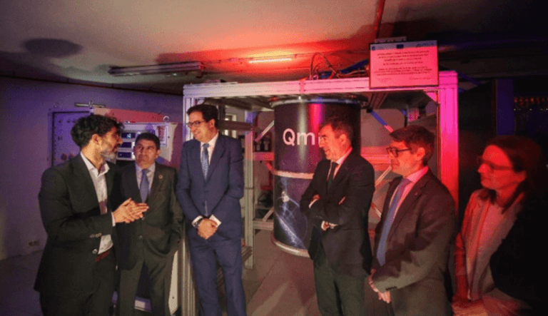 El ministro Óscar López visita el CESGA, el segundo centro de computación más importante de España