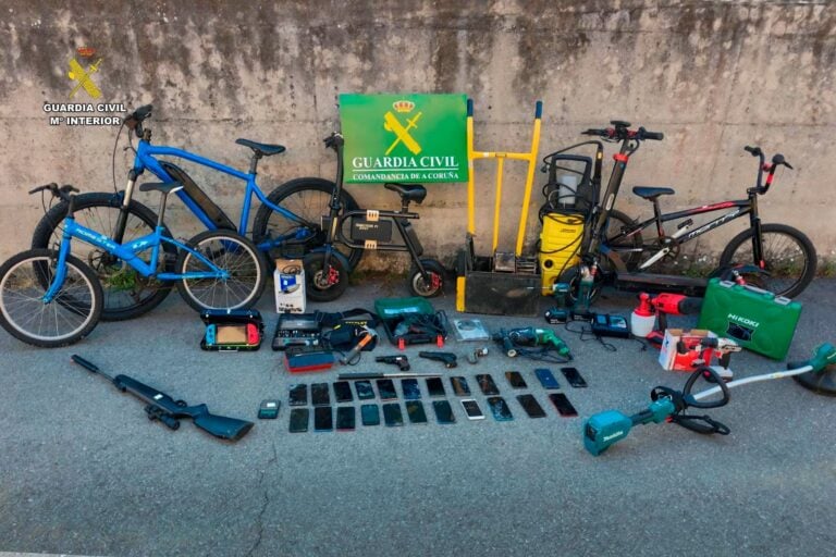 Desmantelado en Noia un punto de venta de droga que distribuía dosis en patinete