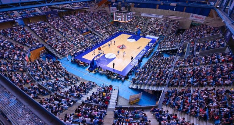Máxima expectación en Santiago: el Obradoiro, a 40 minutos de la ACB