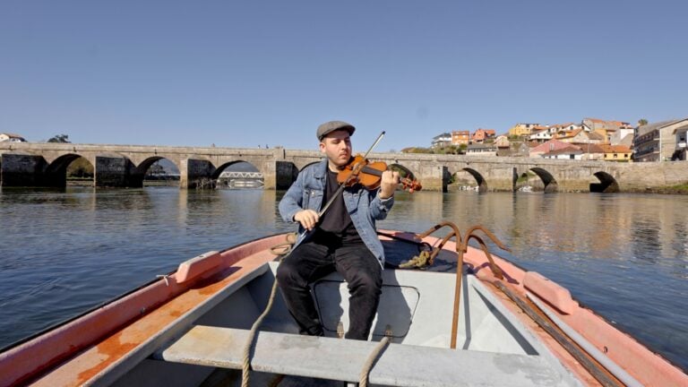 O violinista e compositor Ismael Cabaleiro presenta este xoves Fóra na Casa das Crechas