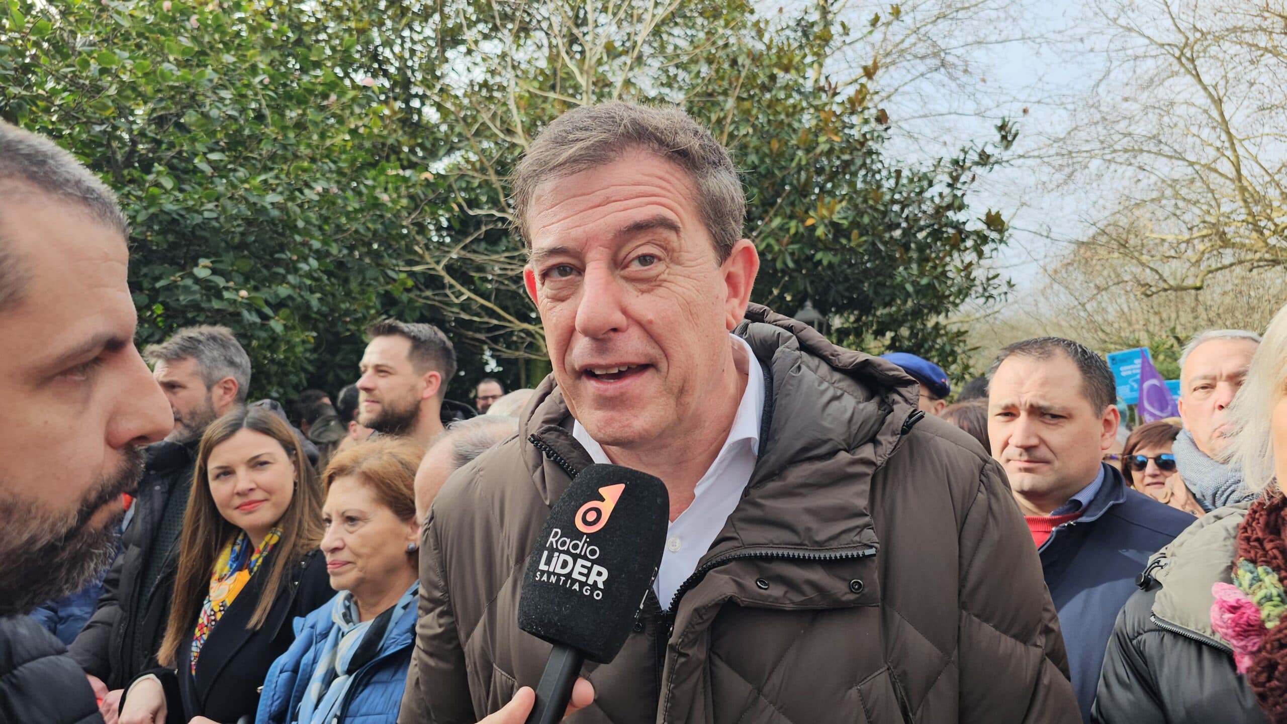 Besteiro reivindica un “mar azul cheo de vida” e libre das “mentiras” de Rueda
