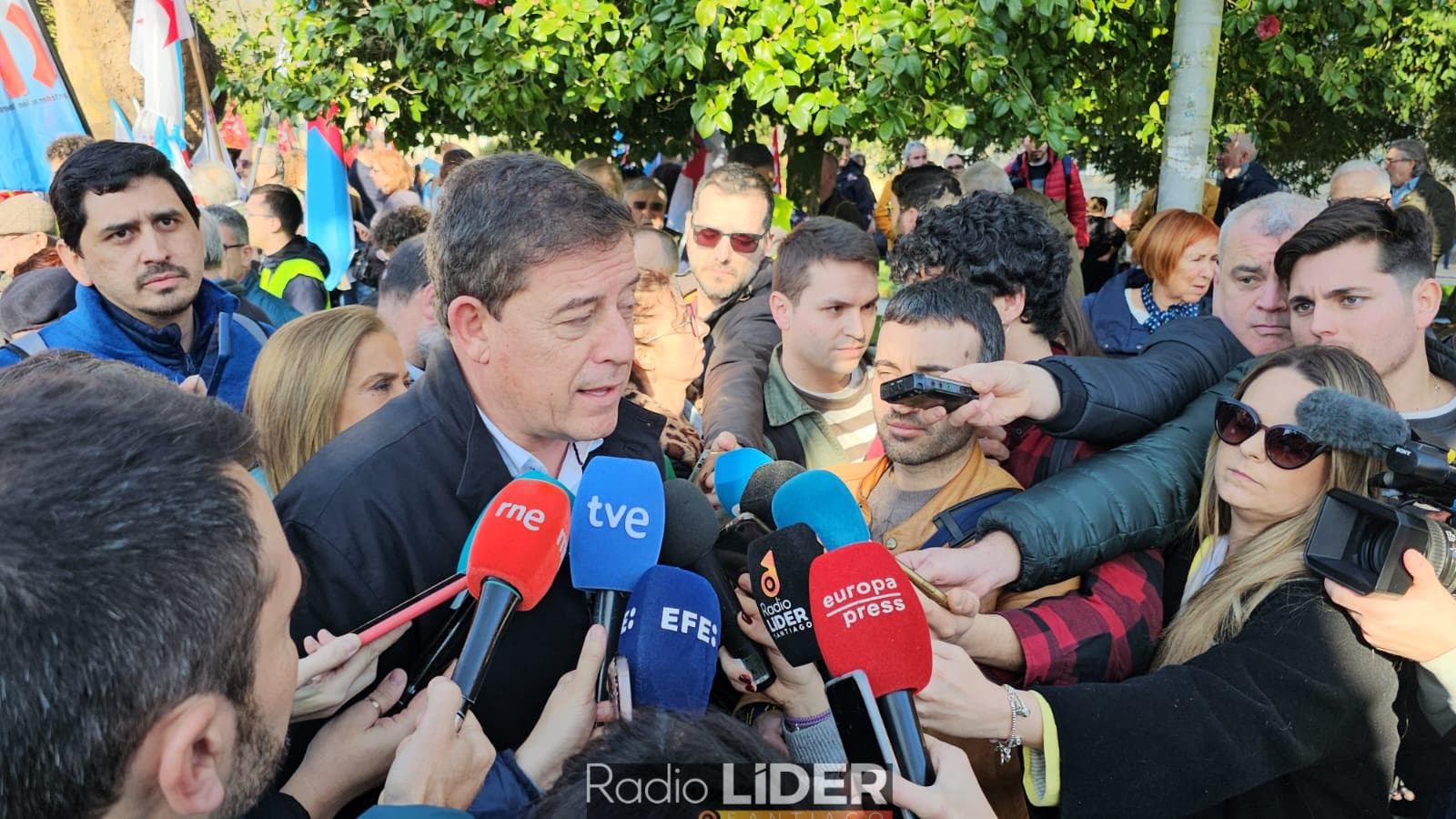Besteiro promete revitalizar a Sanidade «na UCI despois de 15 anos de desmantelamento do PP»