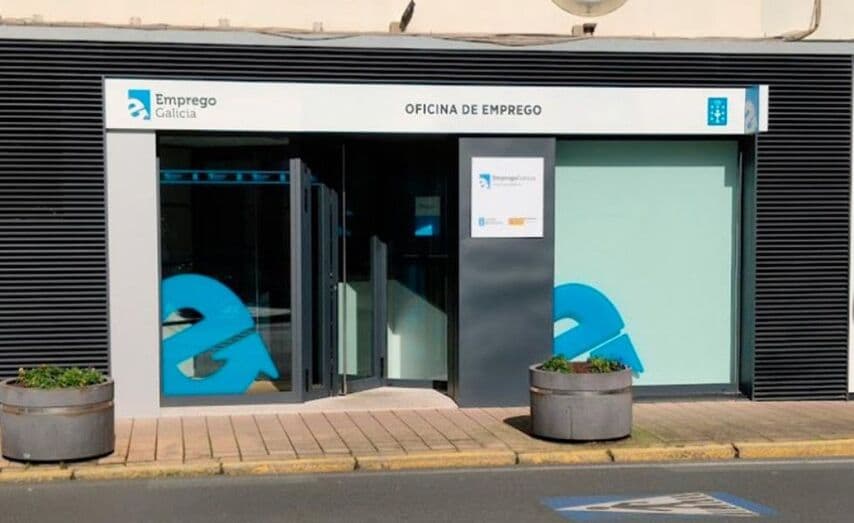 Una empleada del Servicio Público de Empleo de Melide pierde su condición de funcionaria