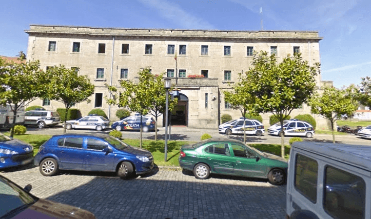 Buscan nova sede para a comisaría de Santiago ante o risco de que o edificio quede inutilizado