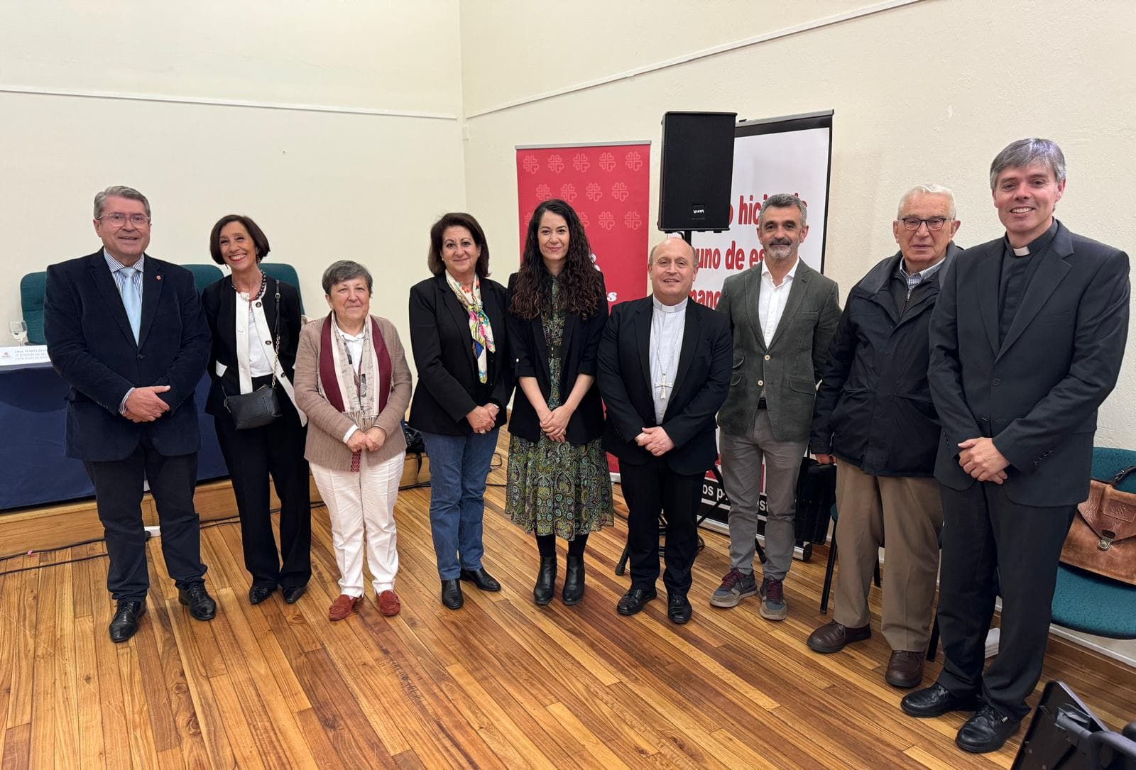 Cáritas logra la inserción laboral de 529 personas en Santiago en 2023