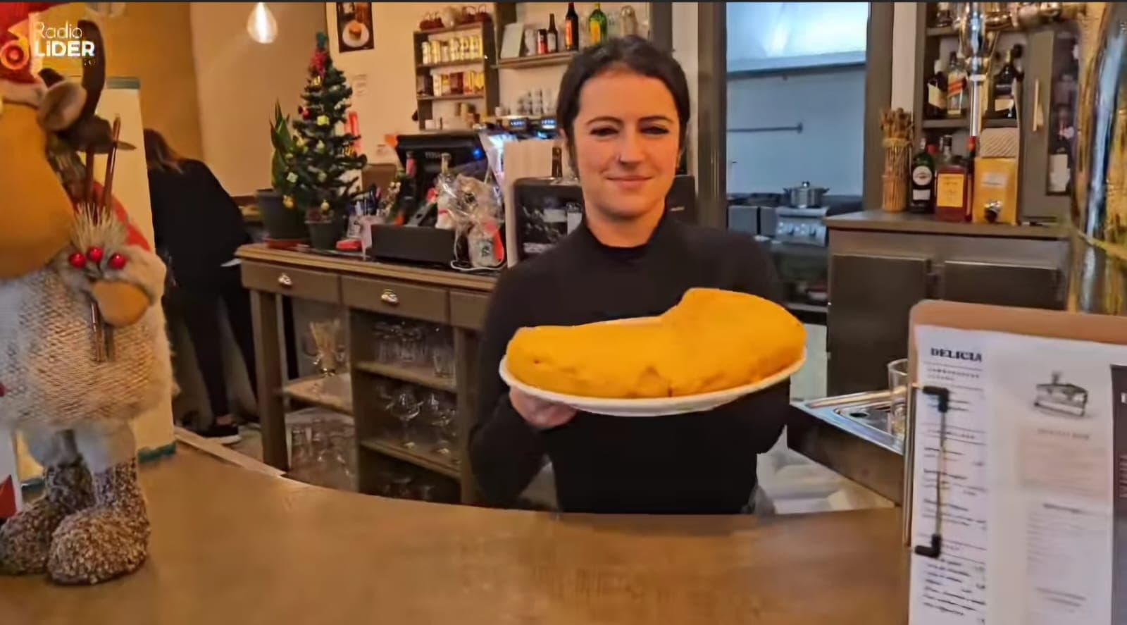 Cervecería Delicias en Carballo cumpre un ano: agora con novo prato estrela, o cachopo