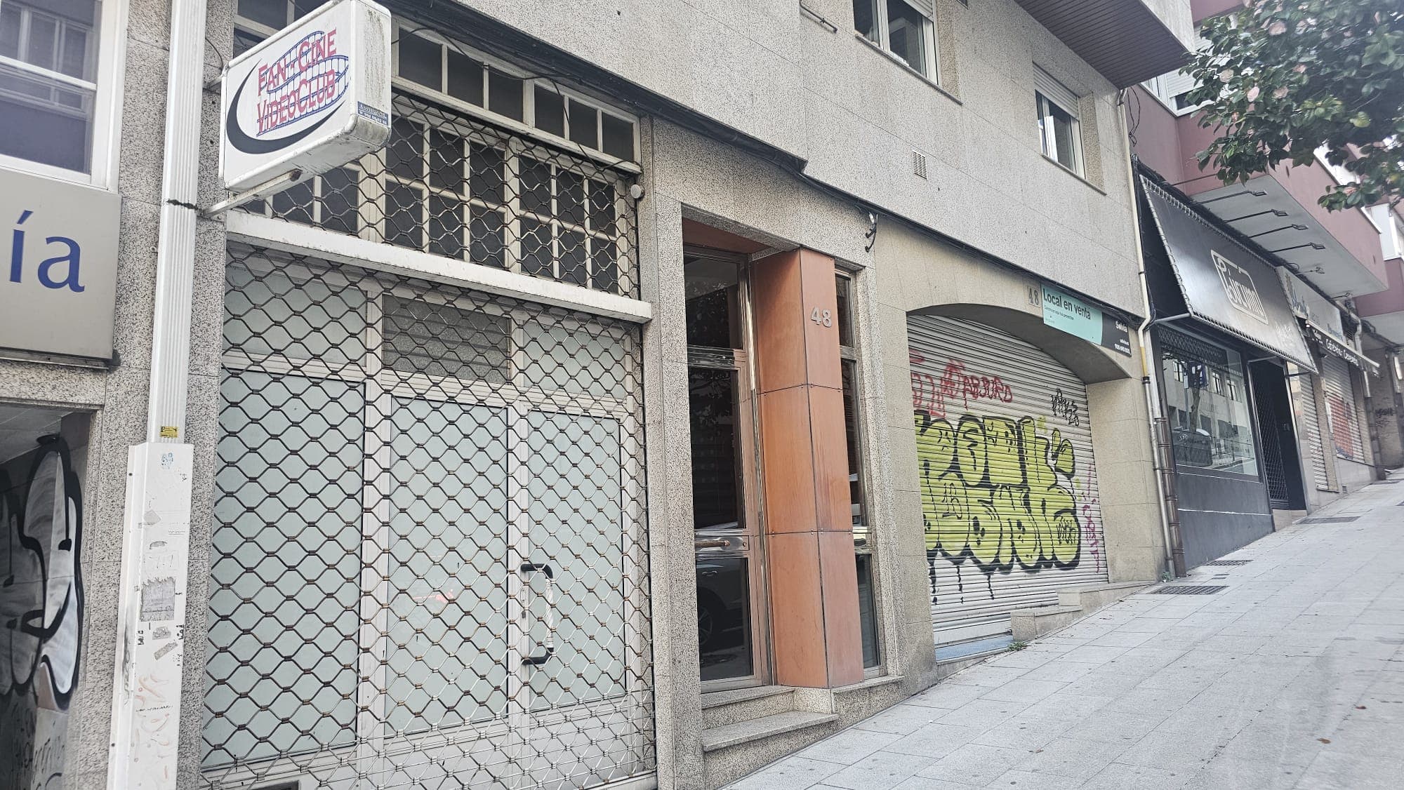 O PP propón esta medida para reverter o preocupante peche de comercios en Santiago