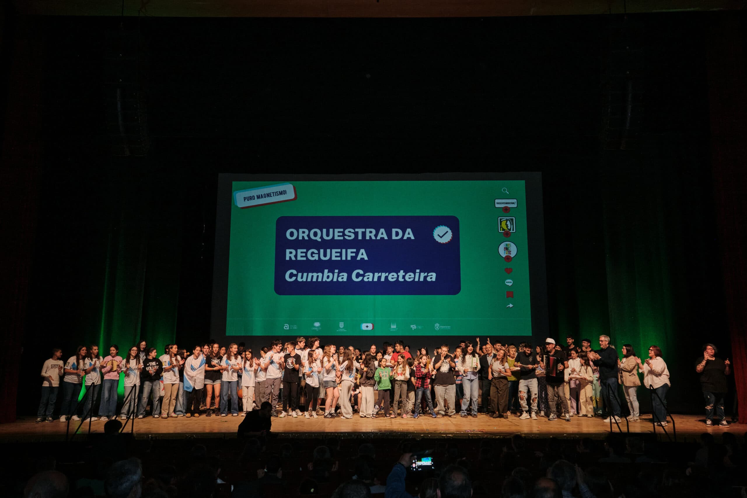 A improvisación oral en verso encheu o Auditorio de Galicia nos premios Enreguéifate 2025