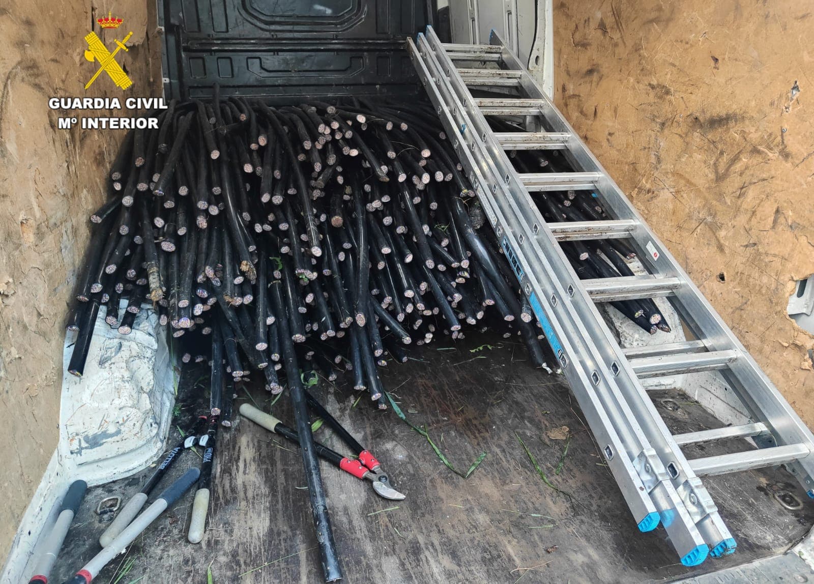 Desarticulado en Touro un grupo criminal especializado en el robo de cable de cobre