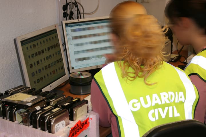 La Guardia Civil detiene a un varón como presunto autor de un delito de estafa en Milladoiro