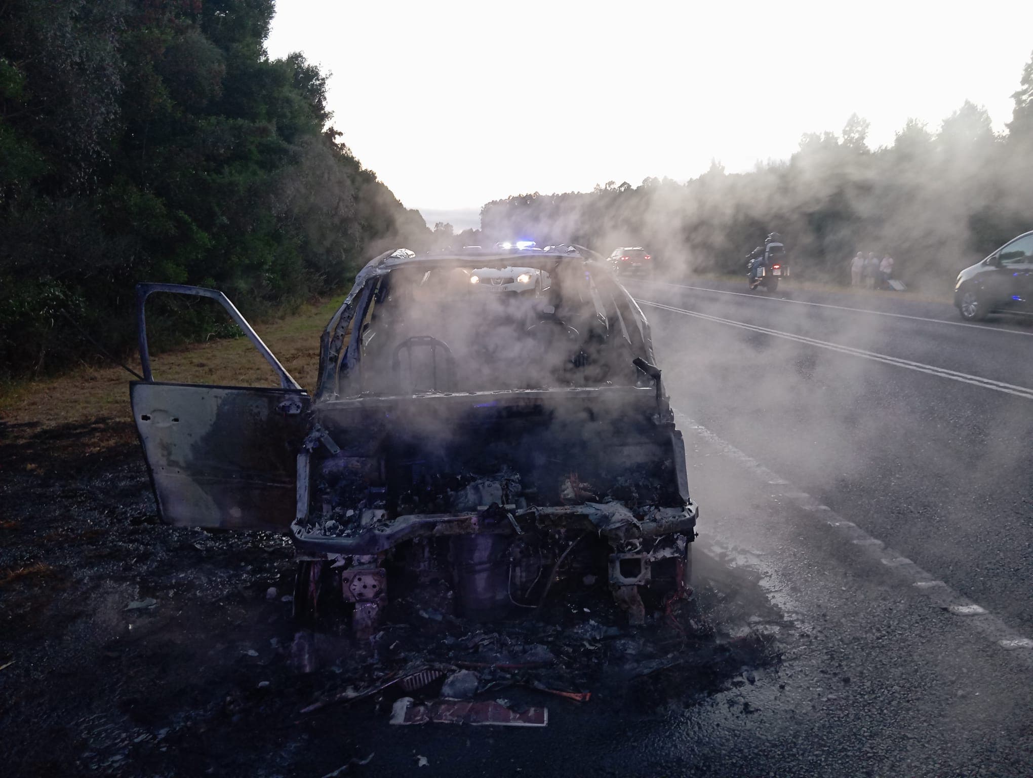 VIDEO | Arde un coche no corredor Brión-Noia
