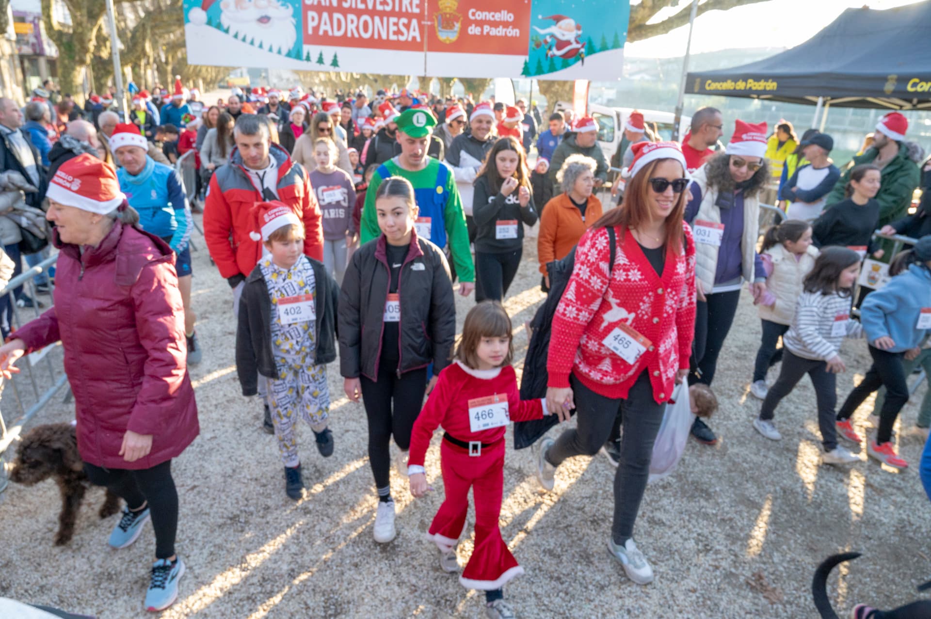 Máis de 500 persoas despediron o ano na II San Silvestre Padronesa