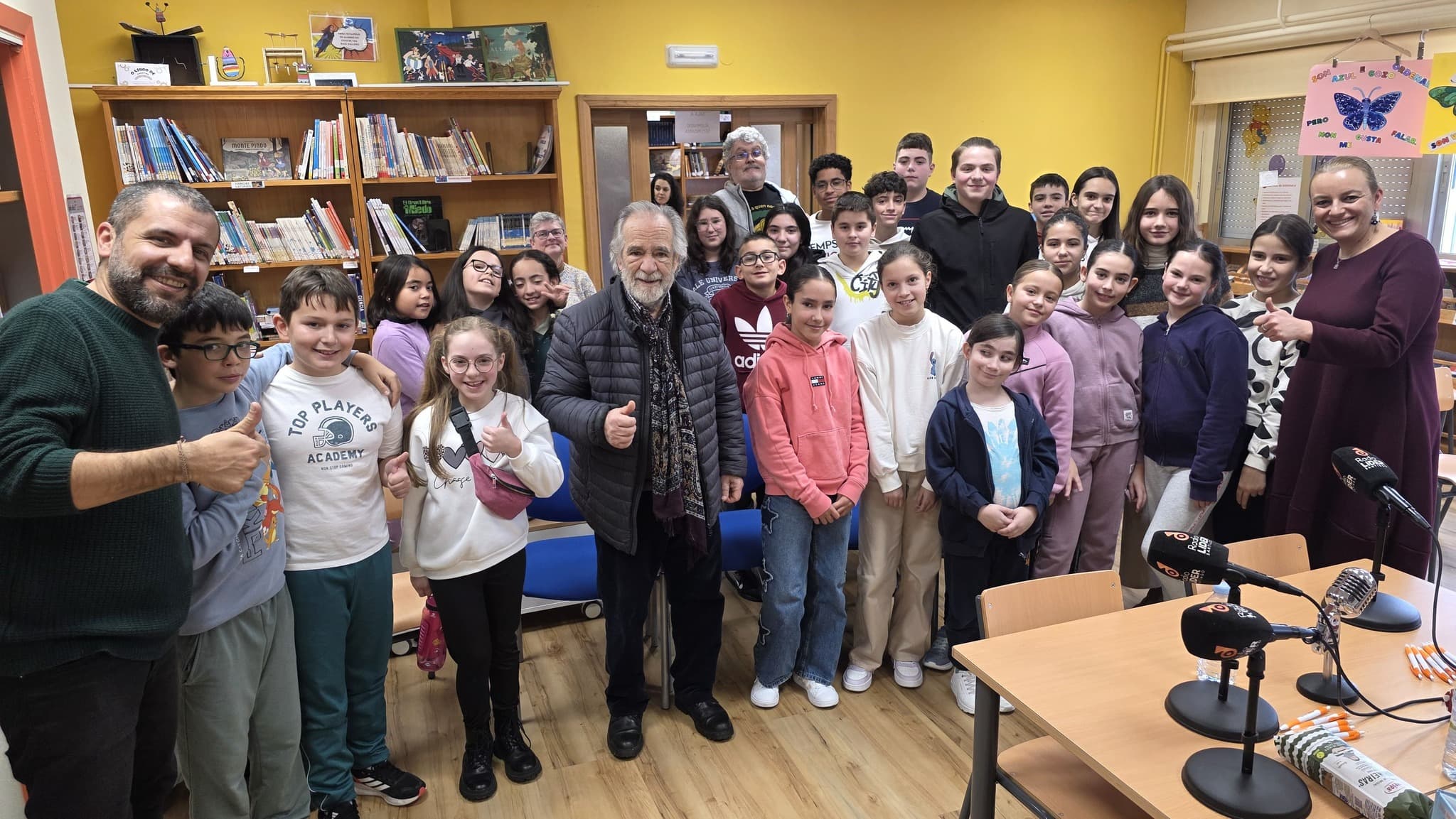 Acisclo Manzano, escultor: “Houbo tempos nos que non se podía falar galego, pero seguía estando dentro de nós»
