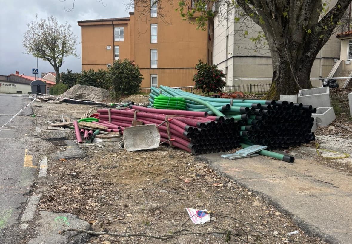 Os socialistas composteláns denuncian a paralización das obras da rúa García Lorca