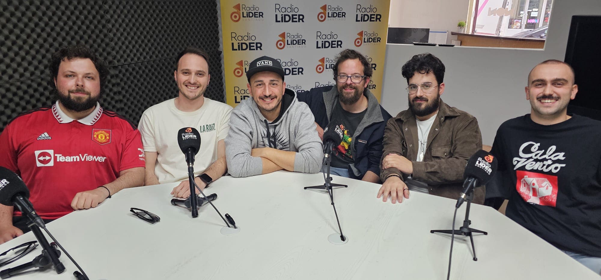Onda Chicha: Skadelos electrifica o seu ADN acústico e gaña músculo sen perder esencia