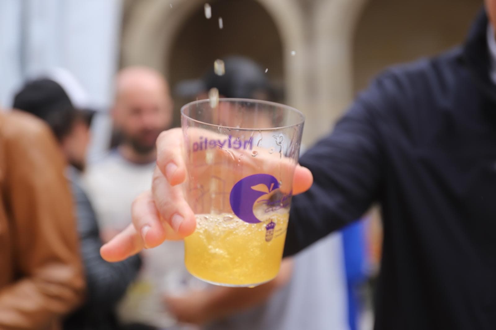 A Feira da Sidra da Estrada activa a venda anticipada de vasos para reducir colas