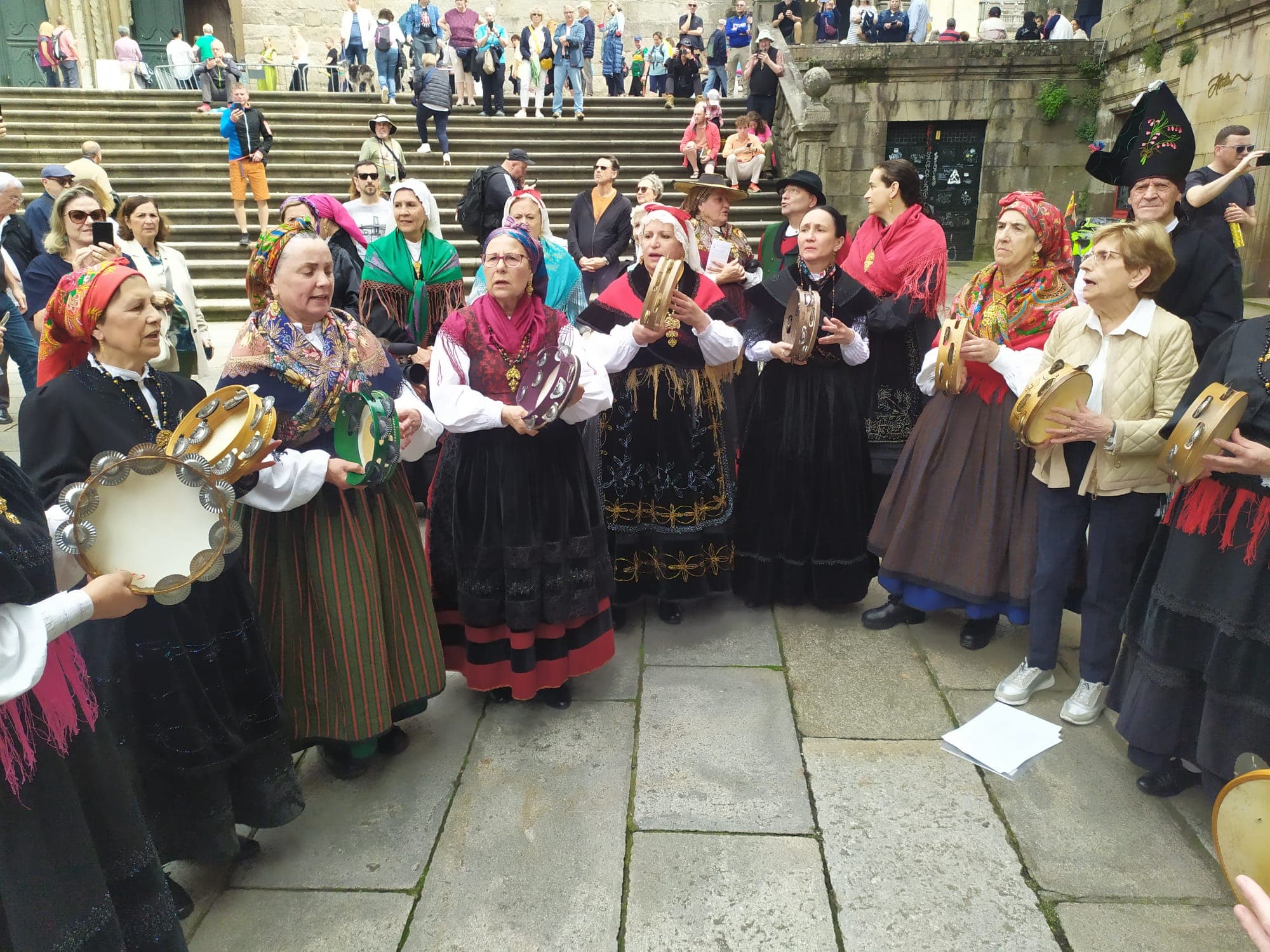 A Asociación do Traxe Galego celebrará o Día das Letras cun desfile polas rúas de Santiago