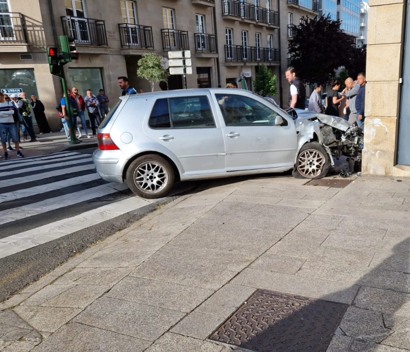 Dos peregrinas heridas de gravedad tras un accidente de tráfico en Santiago